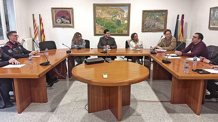 Portbou crea una taula per combatre el sensellarisme
