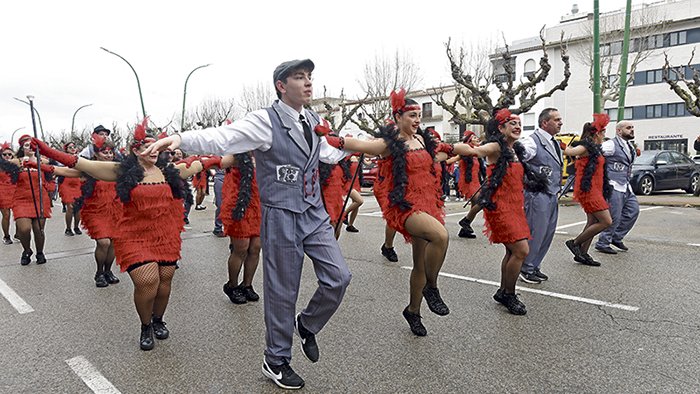 Més de vint colles i dues mil persones a les rues de Carnaval