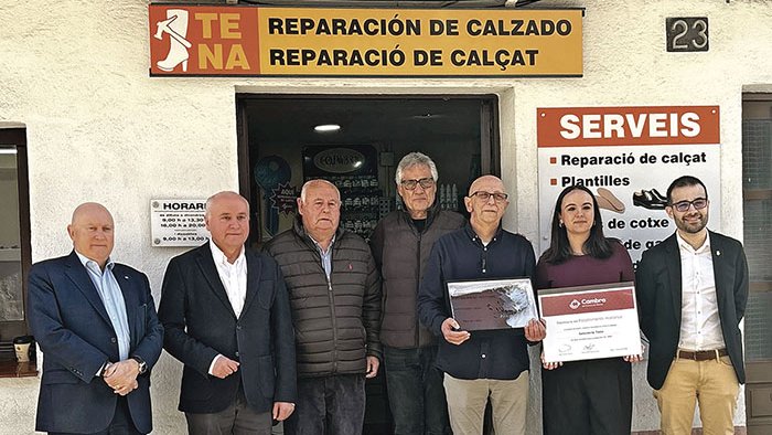 La Sabateria Tena, distingida com a Establiment Històric