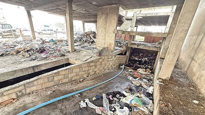 Comença la neteja subsidiària de l’edifici del carrer Taure