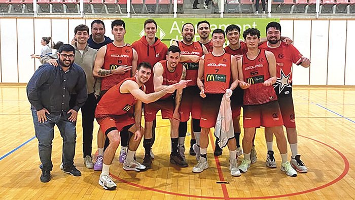 L’Escolàpies celebra un triomf i un retorn