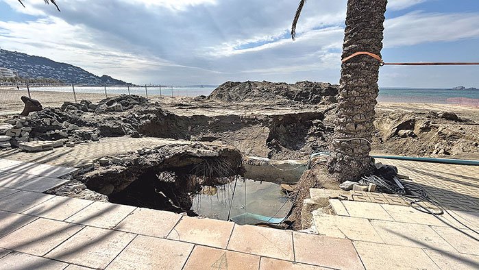 Reparen la xarxa d’aigua del passeig
