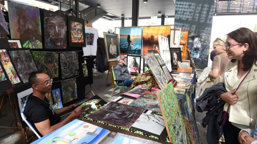 Les Fires de l'1 de maig tornaran a omplir els carrers de Figueres aquest divendres