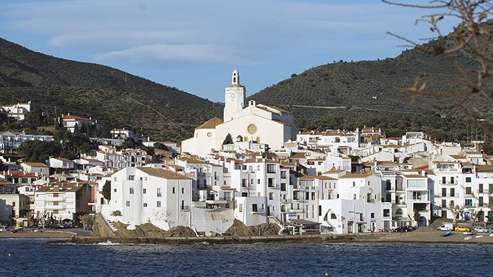 Cadaqués prepara una campanya per pintar l’església