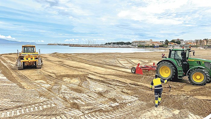 Dutxes de les platges tancades i rentapeus operatius a l'Escala
