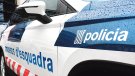 Fugen d'un control a Borrassà i abandonen un cotxe carregat de fusells d'assalt