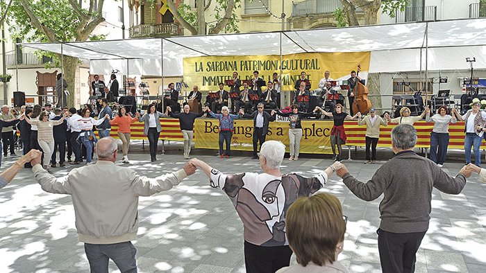 El 65è Aplec de la Sardana aplega centenars de dansaires