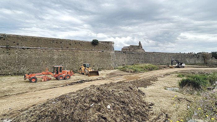 Tasques de buidatge de terres als fossats de la Ciutadella