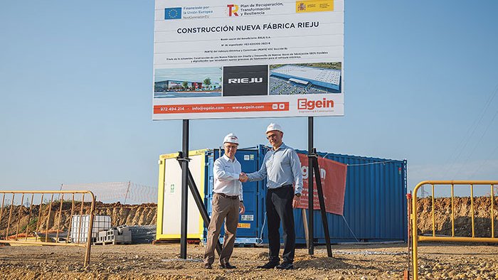 Rieju planta la base de la nova fàbrica  a Vilamalla per impulsar el creixement