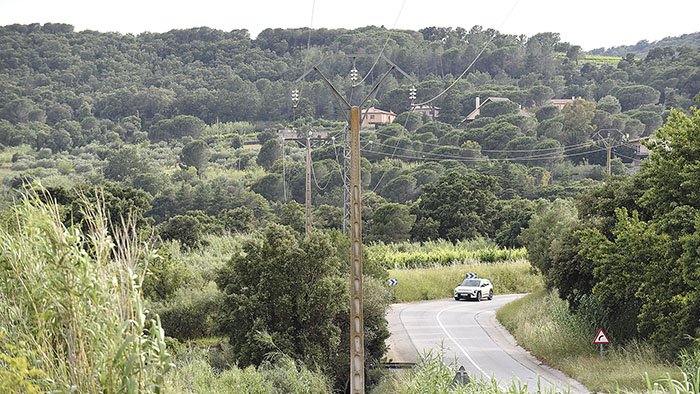 Els microtalls de llum continus indignen els veïns de l’extrem nord de la comarca