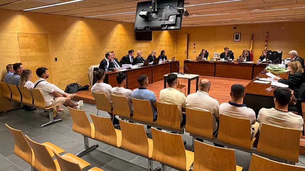 Comença el judici contra els onze acusats d'integrar una organització criminal que fabricava narcollanxes