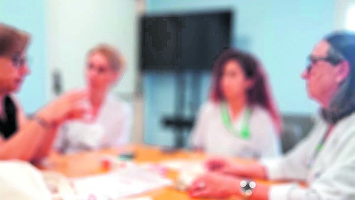 Les dones operades de càncer de mama rebran un ‘kit de mama’