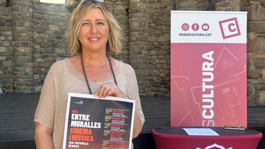 Sílvia Ripoll amb el cartell del cicle